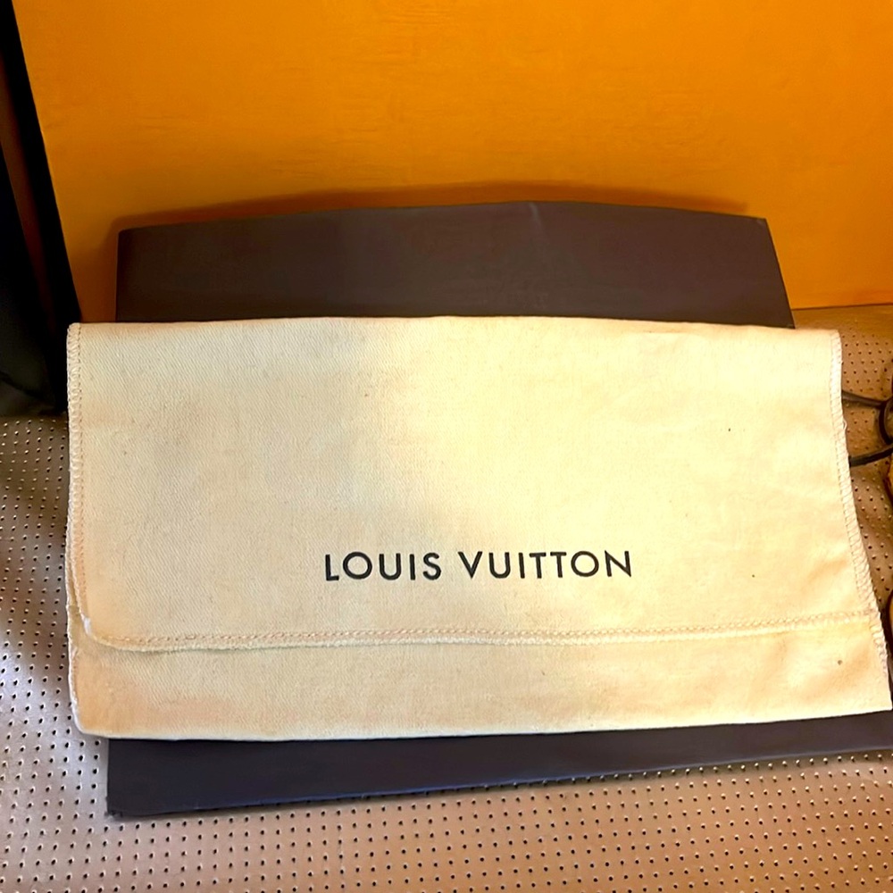 Louis Vuitton Dustbag, wallet